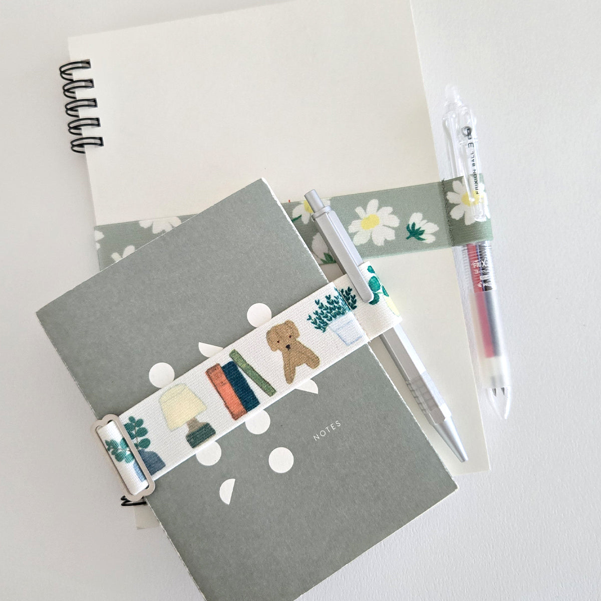 Adjustable Pen Band for A6–A5 Notebooks