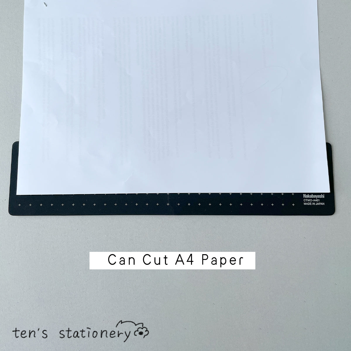 Foldable A4 Slim Cutting Mat for Mobile Use / Nakabayashi