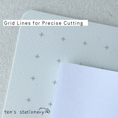 Foldable A4 Slim Cutting Mat for Mobile Use / Nakabayashi
