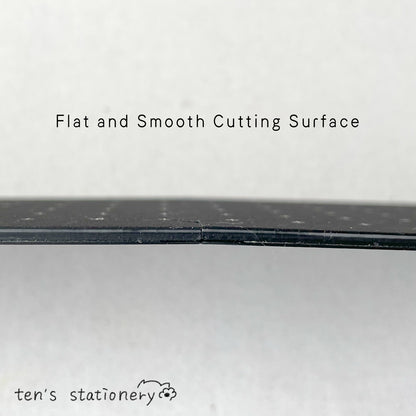 Foldable A4 Slim Cutting Mat for Mobile Use / Nakabayashi
