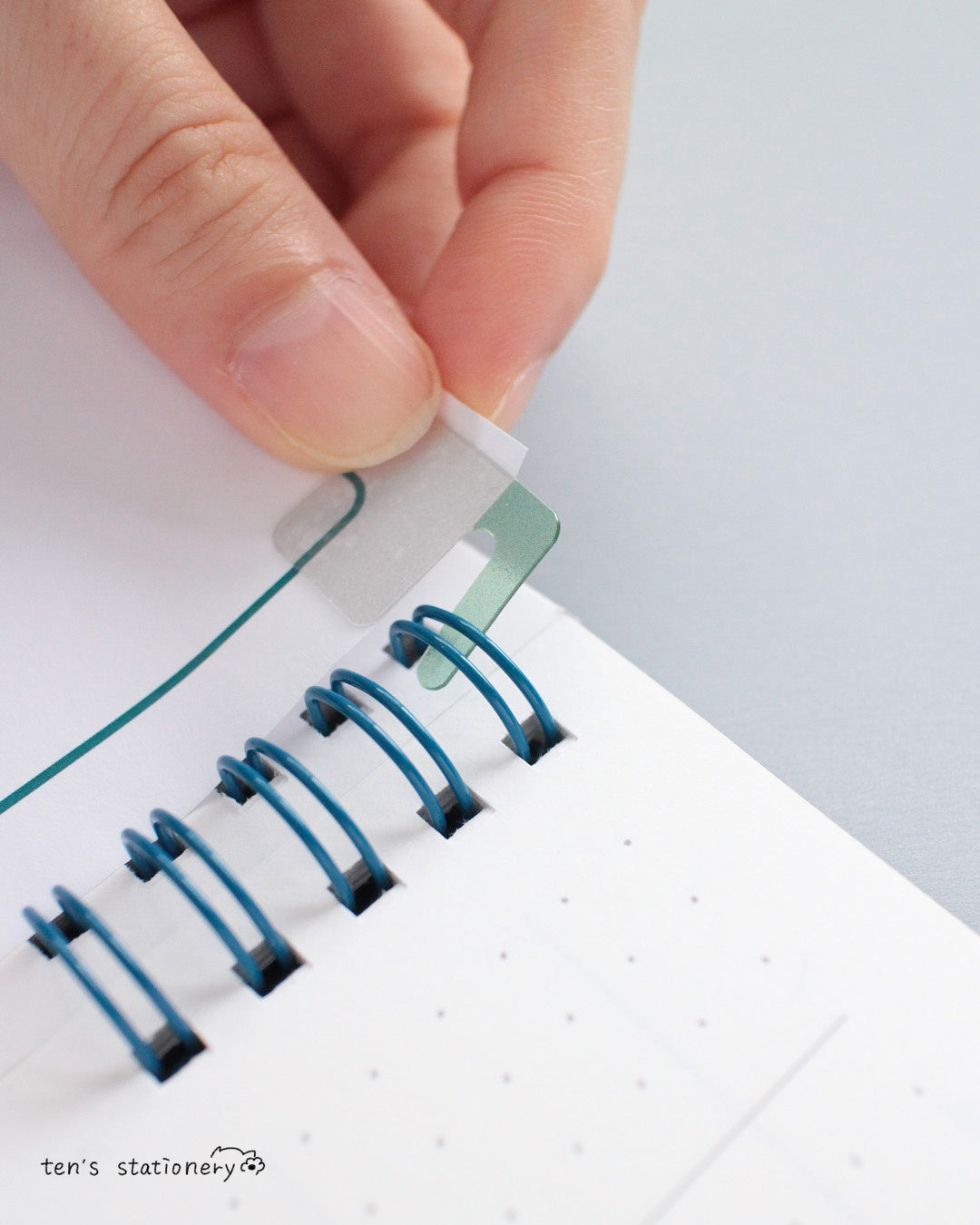 Clipmatic Sticker – Add Pages to Any Spiral Notebook (20 pcs) / Clipmatic