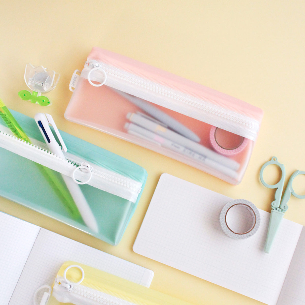Translucent Pen Case / Raymay